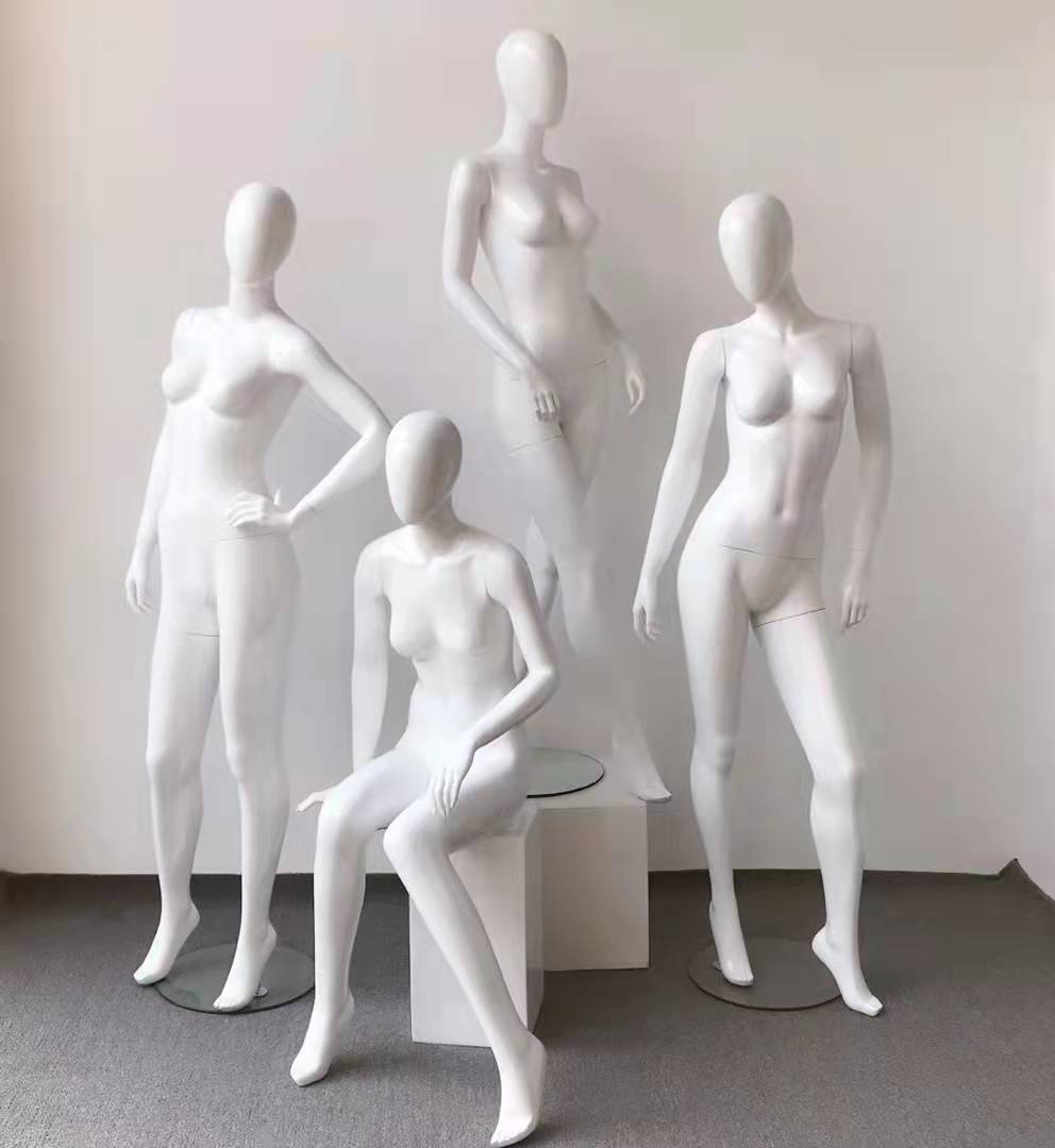 Which material of clothing display mannequins would you choo